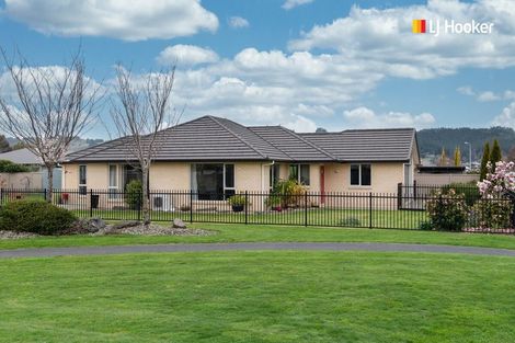 Photo of property in 8 Centre Street, Mosgiel, 9024
