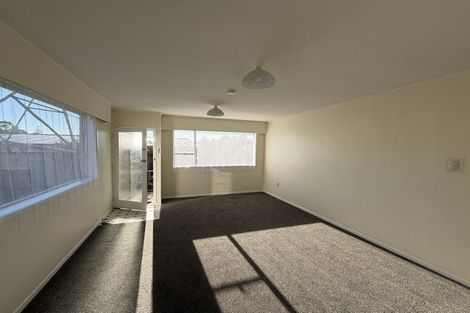 Photo of property in 2/62 Tiroroa Avenue, Te Atatu South, Auckland, 0610