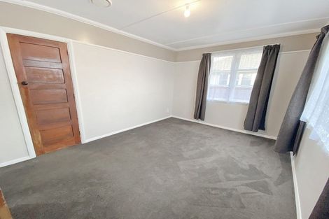 Photo of property in 660 Featherston Street, Roslyn, Palmerston North, 4414