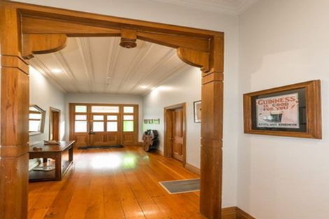 Photo of property in 6 Milton Road, Bluff Hill, Napier, 4110
