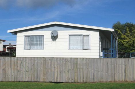 Photo of property in 48 Hindmarsh Street, Henderson, Auckland, 0612