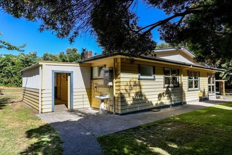 Photo of property in 1252 Devon Road, Sentry Hill, New Plymouth, 4373