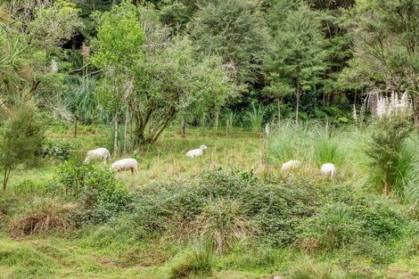 Photo of property in 1042 Ngunguru Road, Kiripaka, Whangarei, 0173