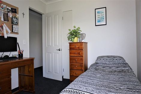 Photo of property in 66 Pohutukawa Drive, Levin, 5571