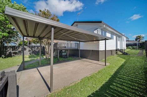 Photo of property in 3/10 Penion Drive, Flat Bush, Auckland, 2023