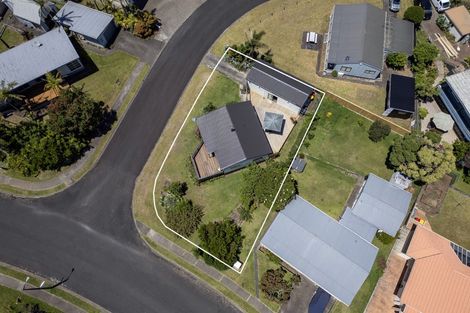 Photo of property in 1 Norfolk Place, Tairua, 3508