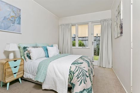 Photo of property in 2/7 Richards Avenue, Forrest Hill, Auckland, 0620