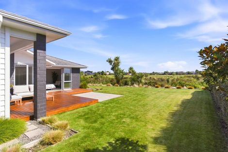 Photo of property in 11 Taranui Way, Paraparaumu Beach, Paraparaumu, 5032