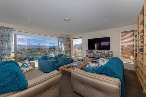 Photo of property in 28 Minaret Ridge, Wanaka, 9305
