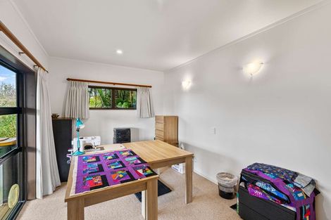 Photo of property in 50 John Dee Crescent, Red Beach, 0932