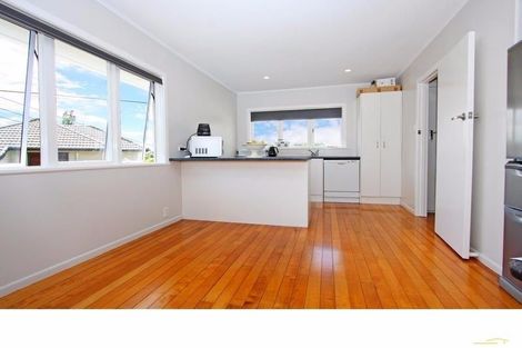 Photo of property in 9 Trelawn Place, Cockle Bay, Auckland, 2014