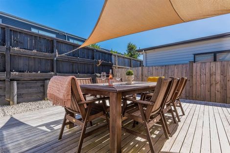 Photo of property in 5 Ropere Street, Kumeu, 0810