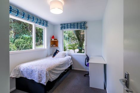 Photo of property in 9 Raroa Terrace, Waiatarua, Auckland, 0604