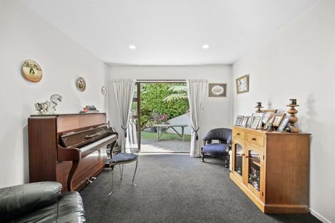 Photo of property in 12 Da Vinci Place, West Harbour, Auckland, 0618