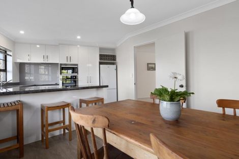 Photo of property in 64 Links View Drive, Omokoroa, 3114