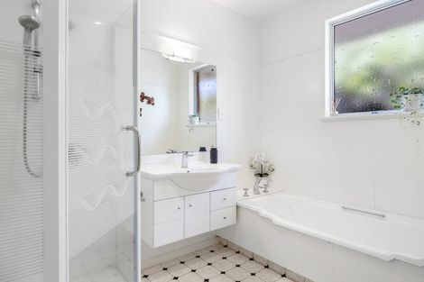 Photo of property in 138 Warren Crescent, Hillmorton, Christchurch, 8025