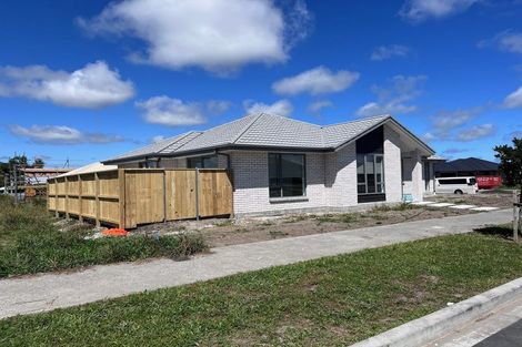 Photo of property in 5 Te Paahi Avenue, Waiuku, 2123