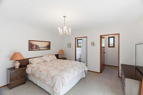 Photo of property in 12 Swithland Place, Avonhead, Christchurch, 8042