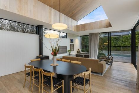 Photo of property in 90 Walker Road, Point Chevalier, Auckland, 1022