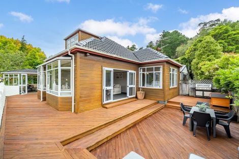 Photo of property in 6 Chatsworth Road, Silverstream, Upper Hutt, 5019