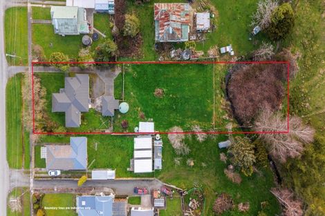 Photo of property in 36 Ongo Road, Hunterville, 4730