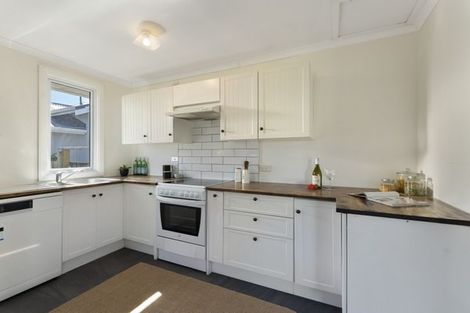Photo of property in 52 Wallace Place, Westown, New Plymouth, 4310