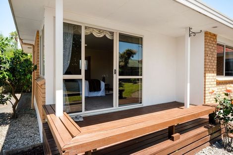 Photo of property in 22 Cairns Crescent, Rototuna, Hamilton, 3210