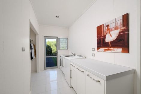 Photo of property in 7 Burgundy Park Avenue, Henderson, Auckland, 0612