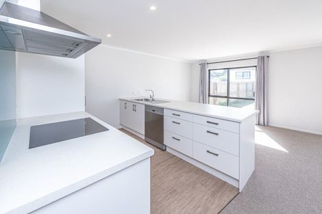 Photo of property in 6 Cross Street, Castlecliff, Whanganui, 4501