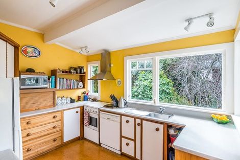 Photo of property in 20 Milne Terrace, Island Bay, Wellington, 6023