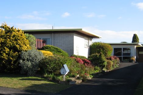 Photo of property in 2/16 Renwick Street, Papakura, 2110