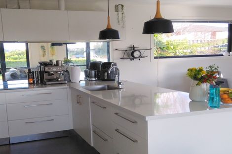 Photo of property in 82 Karamea Street, Whalers Gate, New Plymouth, 4310