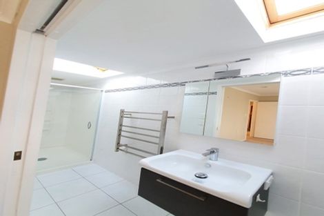 Photo of property in 24 Olena Avenue, Sunnyhills, Auckland, 2010