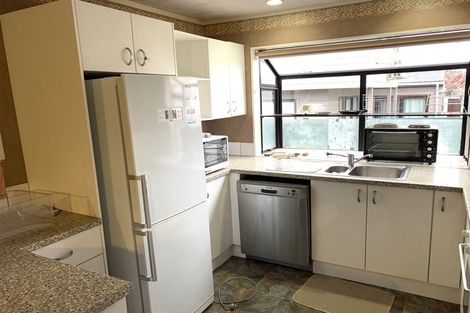 Photo of property in 17 Glennandrew Drive, Half Moon Bay, Auckland, 2012