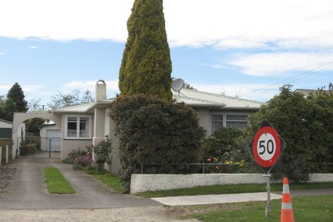 Photo of property in 45 Selwyn Crescent, College Estate, Whanganui, 4500