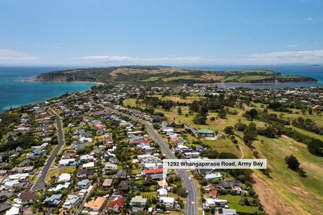 Photo of property in 1292 Whangaparaoa Road, Army Bay, Whangaparaoa, 0930