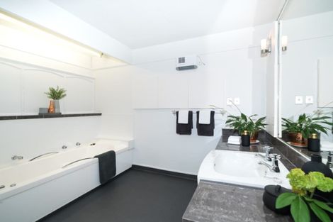 Photo of property in 20 Lees Road, Feilding, 4775