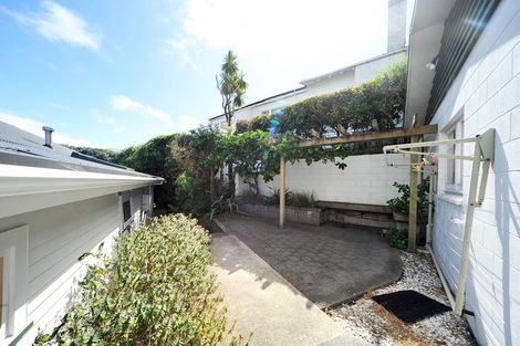Photo of property in 25 Seatoun Heights Road, Miramar, Wellington, 6022