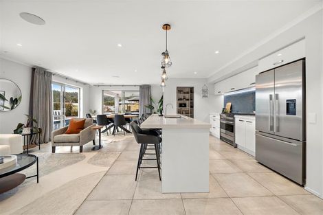 Photo of property in 24 Sir Lincoln Drive, Kumeu, 0810