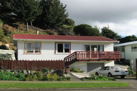 Photo of property in 49 Cardiff Crescent, Cannons Creek, Porirua, 5024