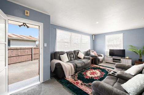 Photo of property in 15 Kambalda Street, Mangere Bridge, Auckland, 2022