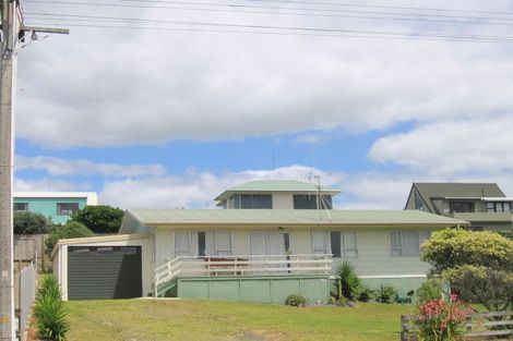 Photo of property in 186 Seaforth Road, Waihi Beach, 3611