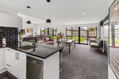 Photo of property in 79 Rosalie Terrace, Kelvin Grove, Palmerston North, 4414