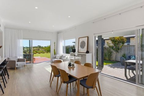 Photo of property in 11 Taranui Way, Paraparaumu Beach, Paraparaumu, 5032