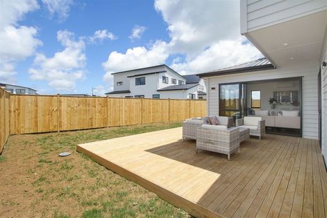 Photo of property in 13 Kaitiaki Drive, Clarks Beach, 2122