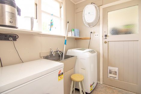 Photo of property in 10 Belfast Place, Roslyn, Palmerston North, 4414