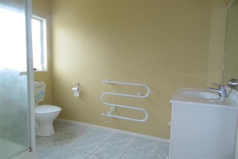 Photo of property in 22 Te Hoe Grove, Pinehill, Auckland, 0632