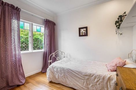 Photo of property in 1/92 Eversleigh Road, Belmont, Auckland, 0622