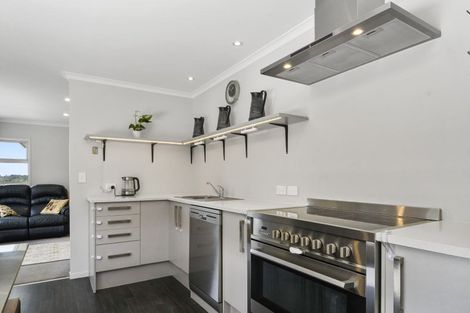 Photo of property in 11 Gavinike Place, Waimauku, 0812