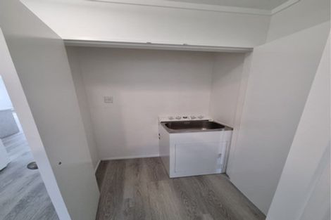 Photo of property in 36 Lorikeet Place, Unsworth Heights, Auckland, 0632